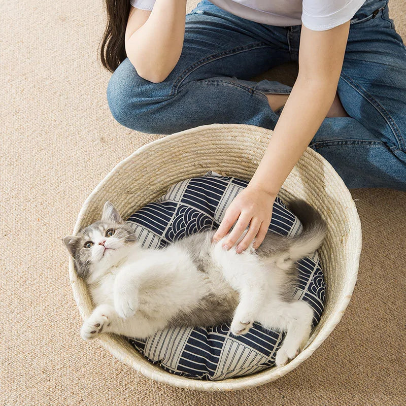 Straw Cat Bed